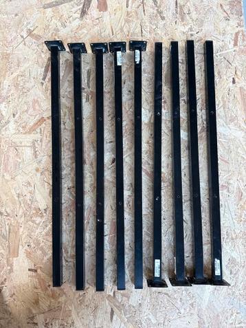 GRATIS 9 zwarte metalen tafelpoten
