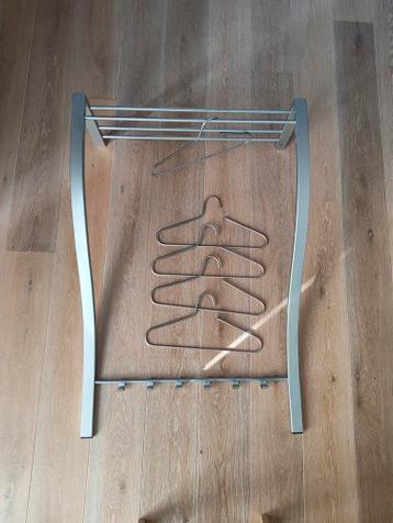 Gratis RVS Kapstok - 109x75x29 cm