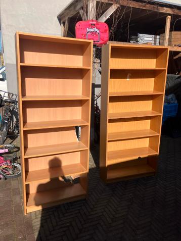 Gratis IKEA Billy boekenkast(en)