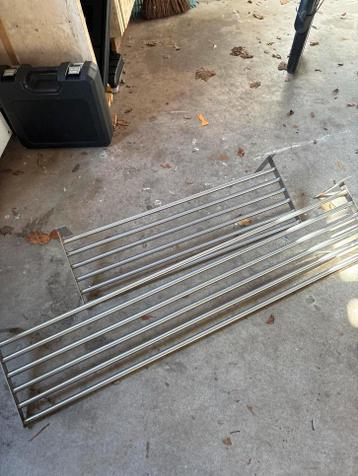 Twee keukenrekken (120 cm en 80 cm) - Gratis af te halen