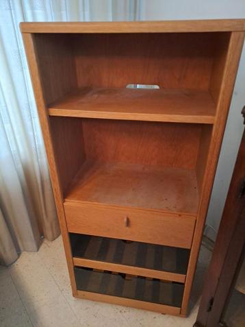 Houten Cd kast MOET ZSM WEG