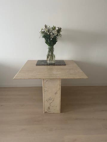 Travertin eettafel met marmeren voet 110x110 cm
