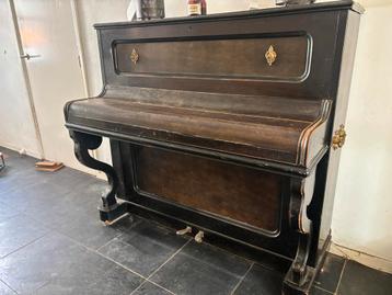 Antieke piano V. Mauprey Parijs - decoratie