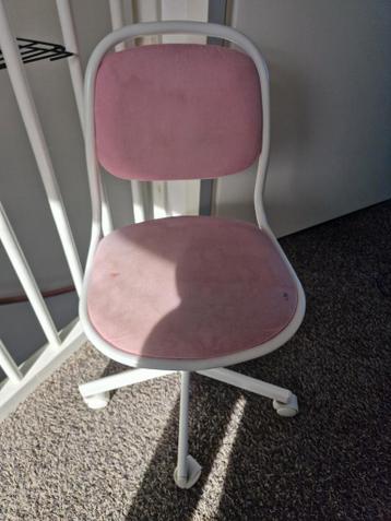 Roze kinder bureaustoel - gebruikt met vlekken