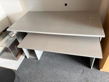 Grijs bureau gratis af te halen - inclusief bijpassende kast