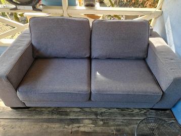 Lichtgrijze 2zits bank