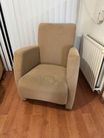 Gratis - Stoel, stevig maar met gebruikssporen