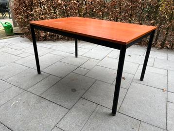 Gratis degelijke tafel