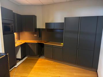 GRATIS , zelf (netjes) demonteren en sjouwen.