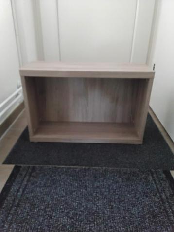 Houten kastje / opbergbox met pootjes