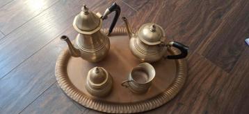 Gratis verzilverd (?) koffie en thee servies