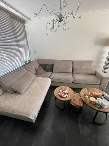 Gratis ophalen: Hoekbank met beschadigde hoezen