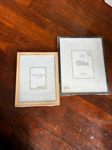 Set van 2 fotolijstjes: Houten (18x24cm) en Zwart (24x30cm)