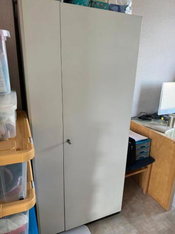 Klerenkast gratis ophalen