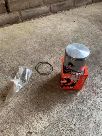 Gloednieuwe 172cc mallosi zuigerkit