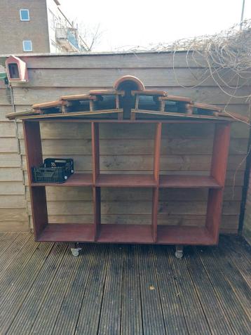 Gratis af te halen: Houten tuinkast/houtopslag op wielen