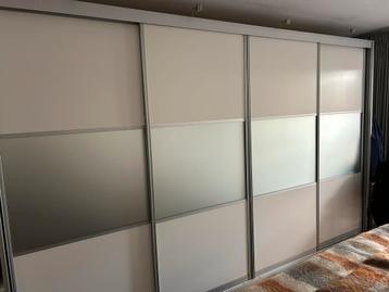 GRATIS: Svedex schuifdeurkast, kledingkast