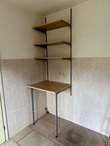 Opbergrek met schappen en werkblad voor wasmachine/diepvries