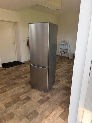 Gratis koelkast (koelt wel, vriest niet)