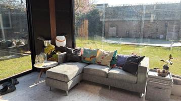 Hoekbank voetstuk los en links of rechts te plaatsen