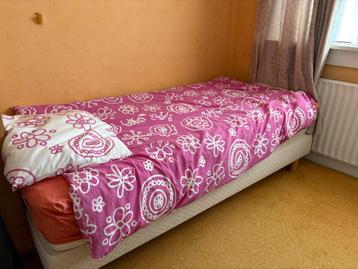 Gratis Boxspringbed 90x195cm (matras aan vervanging toe)