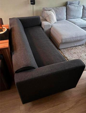 Gratis - comfortabele 3-zits bank met gebruikerssporen