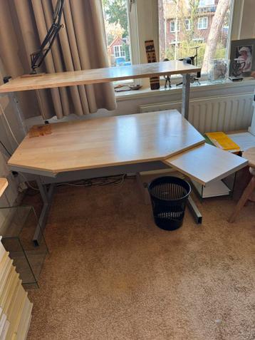 Computerbureau van ikea