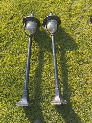 Set van 2 klassieke tuinlantaarns