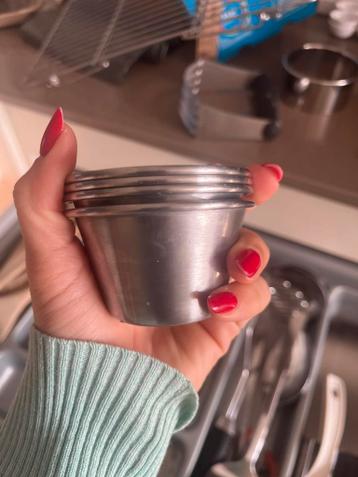 Various kitchen items