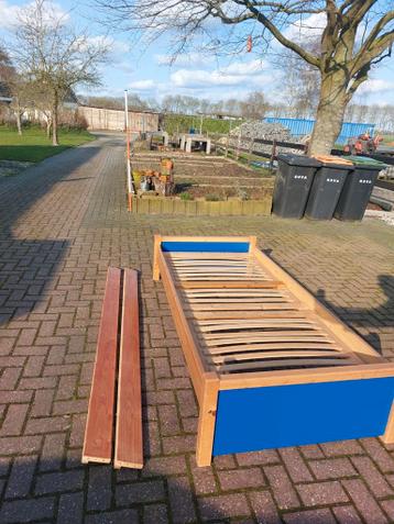 Houten eenpersoonsbed 200/220x90 cm met lattenbodem