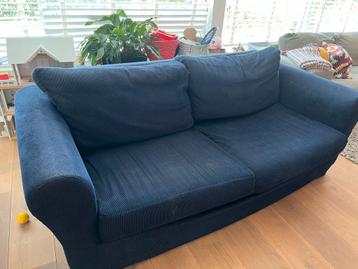 Comfortabele donkerblauwe ribstof tweezitsbank