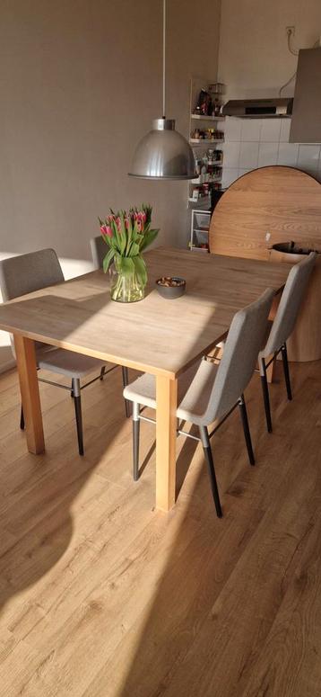 Eettafel 4-6 personen Gratis 155x100