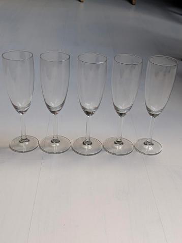 Gratis champagneglazen 5 stuks