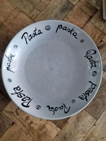 Servies (borden, kommen, pastabord) - ophalen voor 22 maart