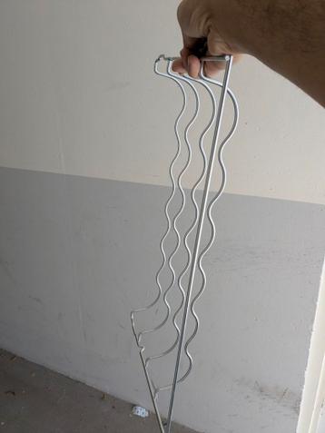 Metalen wijnrek voor 6 flessen