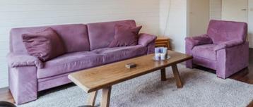 paarse bank en/of stoel