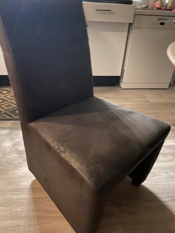 4 x Grijze Keukenstoelen GRATIS