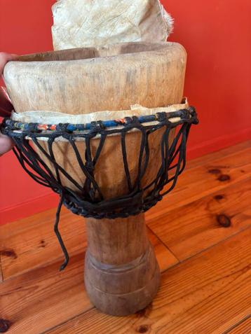 Kleine djembe , heeft nieuw vel nodig