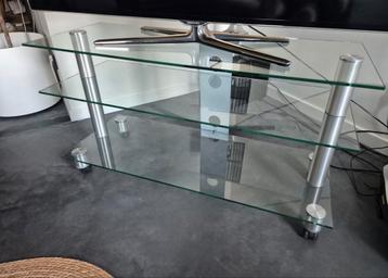 Gratis af te halen: Glazen TV-meubel op wieltjes