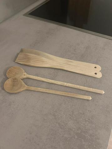 Wooden spoons and spatulas
