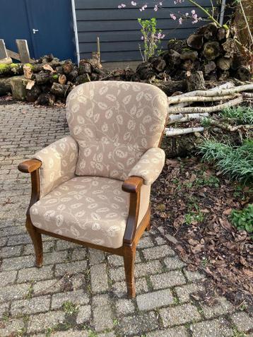 Mooie stoel in goede staat