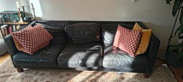 Zitbank van Jencikova matzwart juchtleer