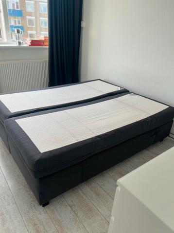 Gratis boxspring met matrassen en topper (schoon)