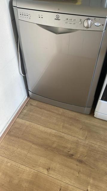 Indesit vaatwasmachine (zie beschrijving)