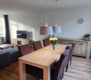 Eethoek met 8 stoelen