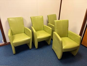 5 stoelen gratis op te halen