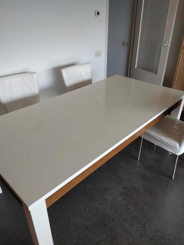 Witte (eet)tafel