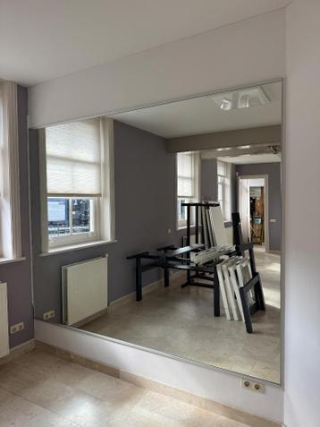 Spiegel 2 m hoog 2.50 m breed