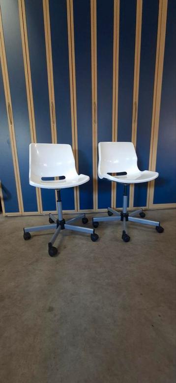 Set van 2 Witte Bureaustoelen op Wielen