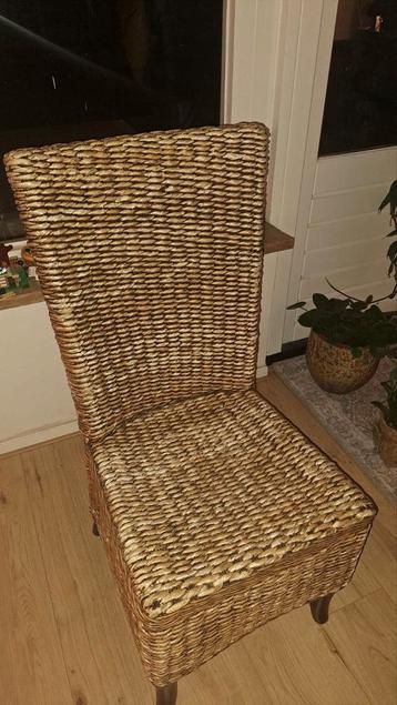 6 stuks stoelen GRATIS !!!!